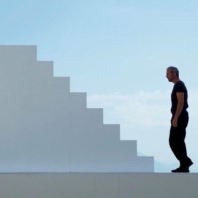 "Fugue / Trampoline" de Yoann Bourgeois       au Jardin des Tuileries